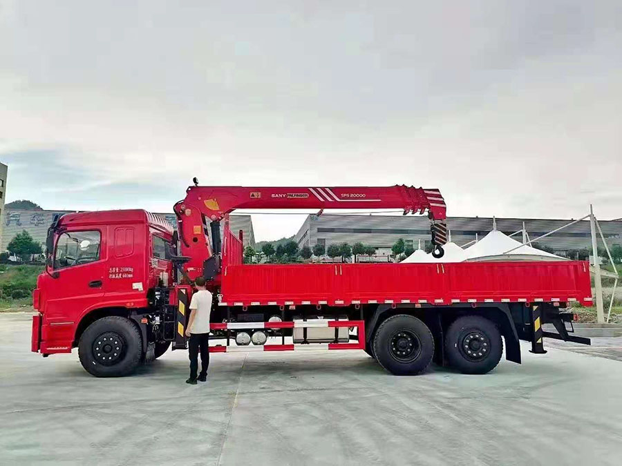 三環(huán)昊龍上裝三一8噸隨車(chē)吊