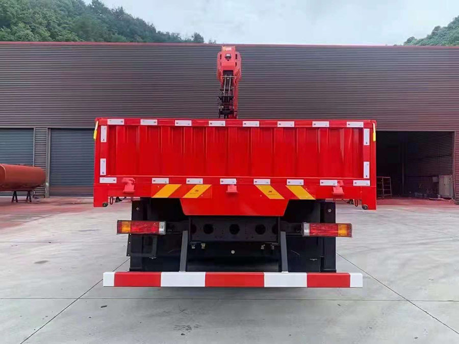 三環(huán)昊龍上裝三一8噸隨車(chē)吊