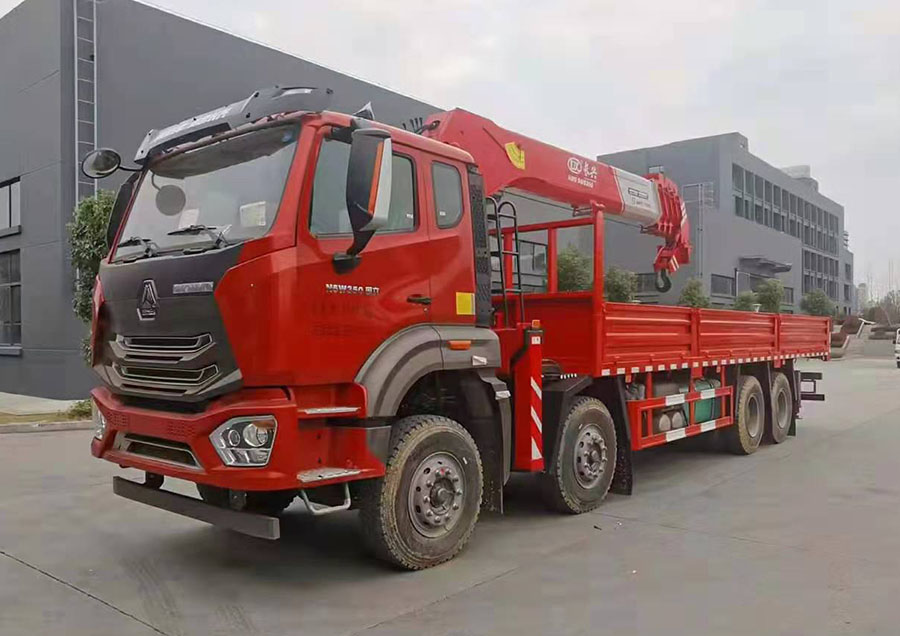 重汽豪沃長興14噸隨車吊