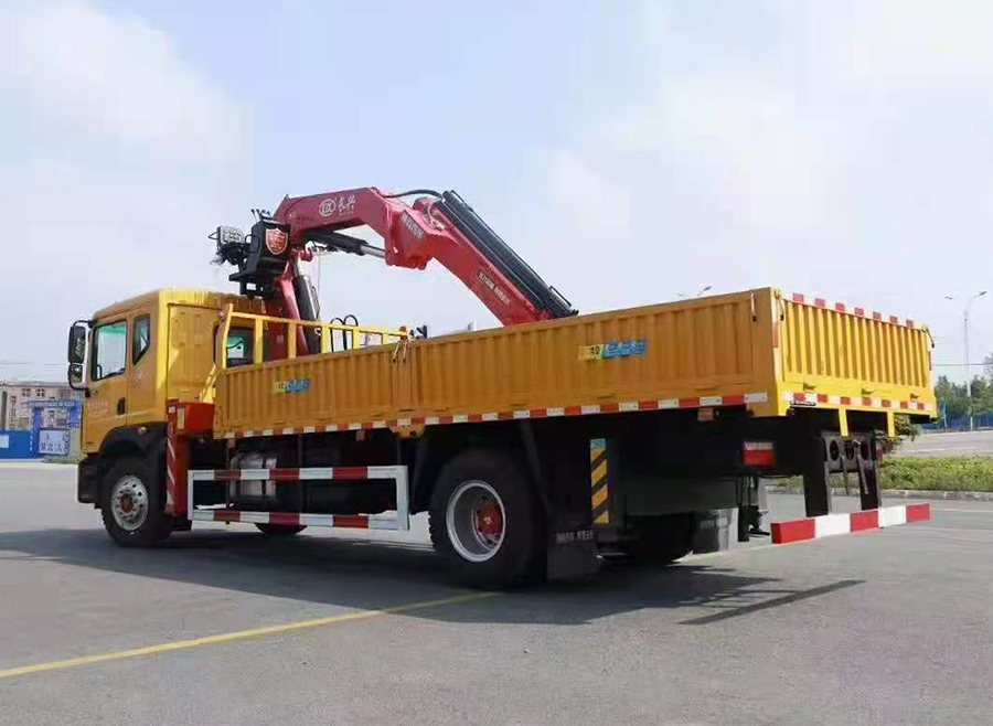 東風多利卡長興12噸隨車吊多少錢