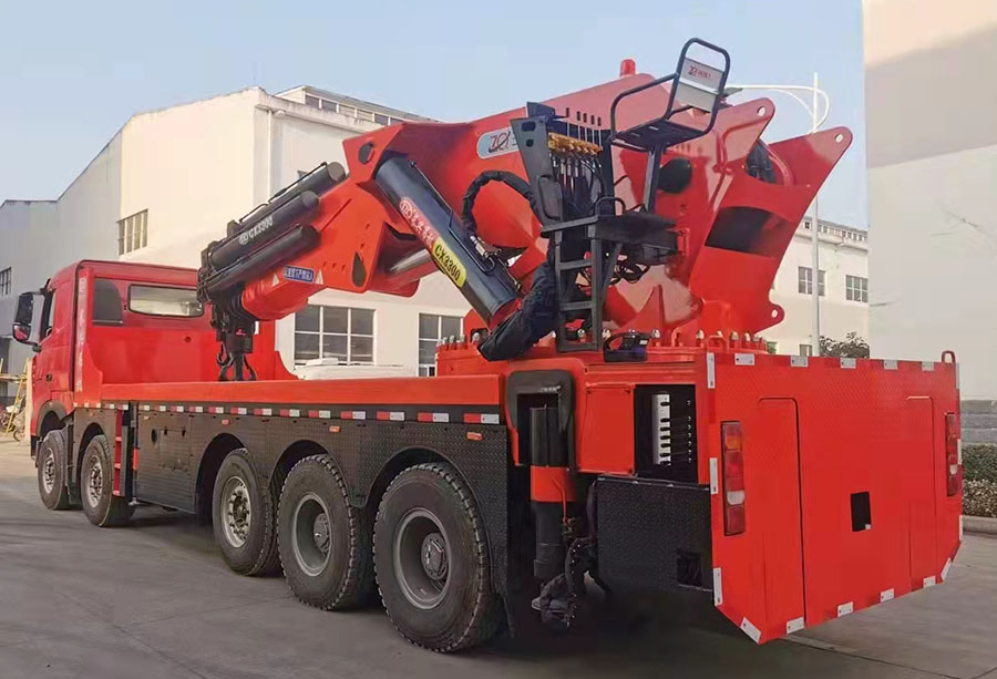 重汽豪沃165噸隨車(chē)吊霸氣問(wèn)世