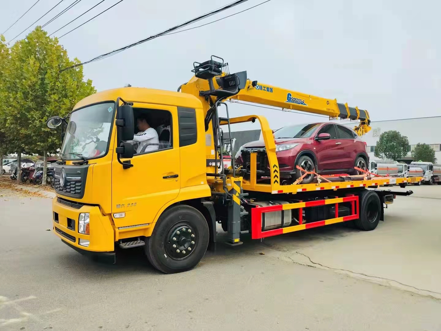 東風(fēng)天錦清障隨車吊 徐工8噸吊機