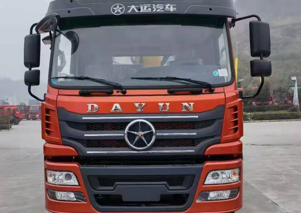 大運隨車吊徐工8噸吊機 現車降價2萬元