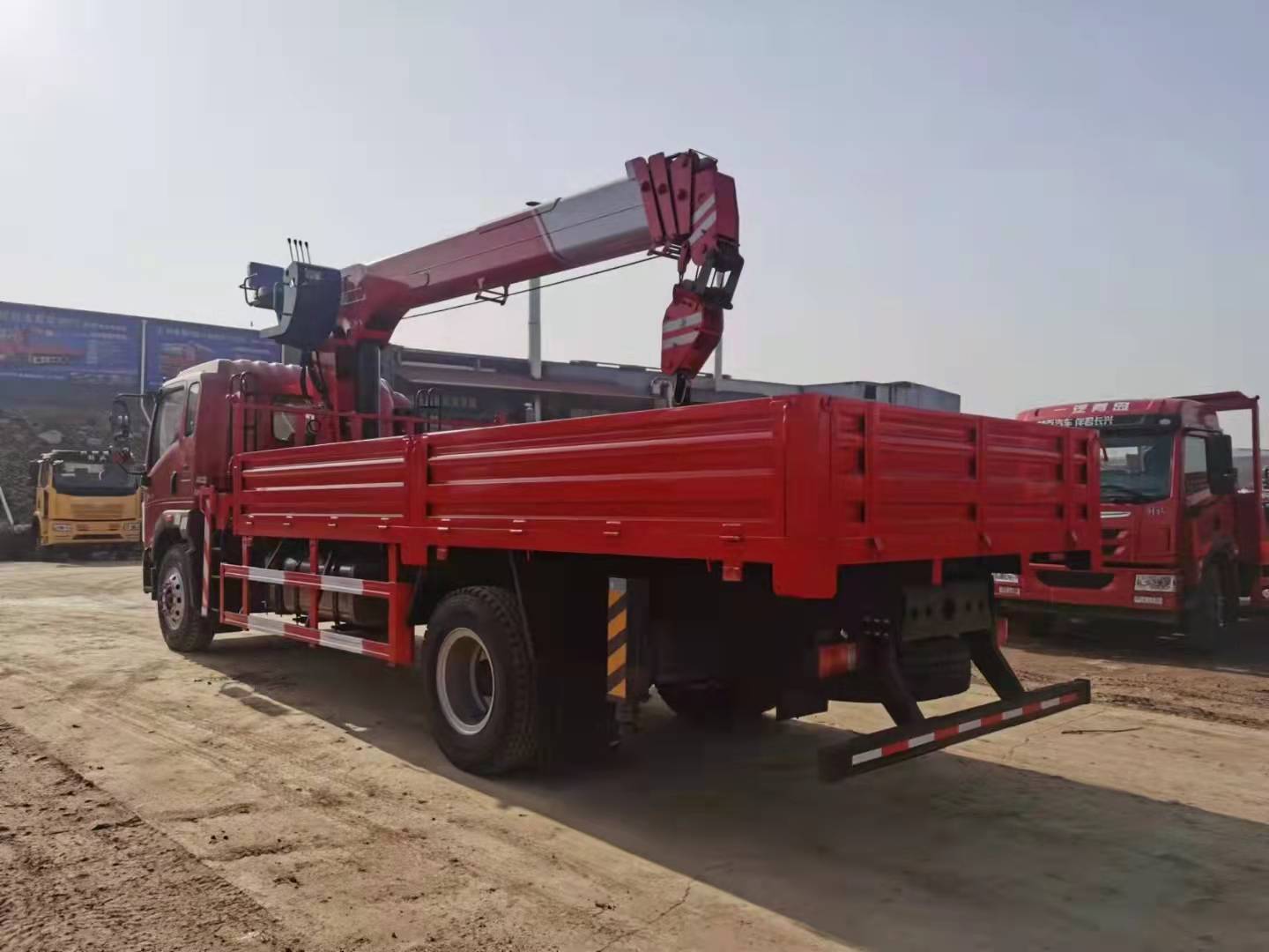 重汽豪沃G5X8噸隨車吊 圖片展示4 重汽豪沃G5X8噸隨車吊 圖片展示4